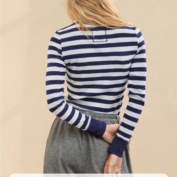Aerie long sleeve - Picture 2 of 8